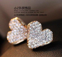 小Z外貿(mào)飾品鋪?zhàn)?歐美復(fù)古與韓國水晶飾品的時尚殿堂